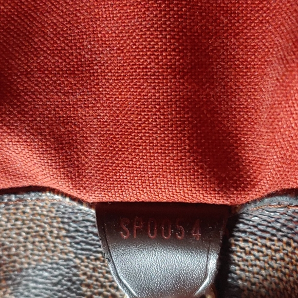 Louis Vuitton Damier Ebene Messenger - Picture 6 of 10